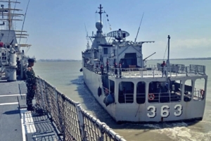 TNI AL Kerahkan Kapal dan Pesawat Evakuasi Korban KM Mutiara Sentosa II