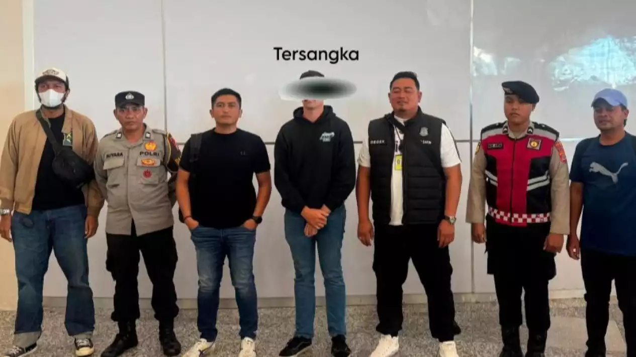 Terungkap Alasan Warga Australia Diamankan Usai Diduga Lakukan Pelanggaran Kesusilaan di Depan Rumah Warga