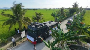 Water Cannon Turun ke Sawah, Polri Bantu Selamatkan 1.300 Hektare Lahan Pertanian di Sidrap