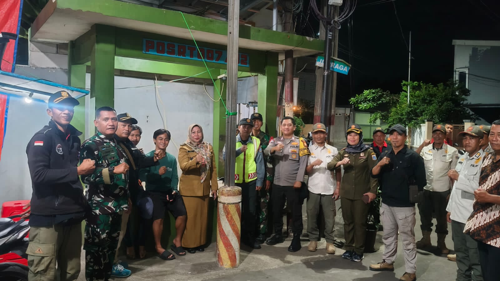 Koramil 07/Cipayung dan Komduk Gelar Patroli/Siskamling Antisipasi Tawuran dan Kenakalan Remaja