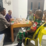 Koramil 08/Duren Sawit Bersama Komduk Gelar Siskamling, Antisipasi Kenakalan dan Tawuran Remaja