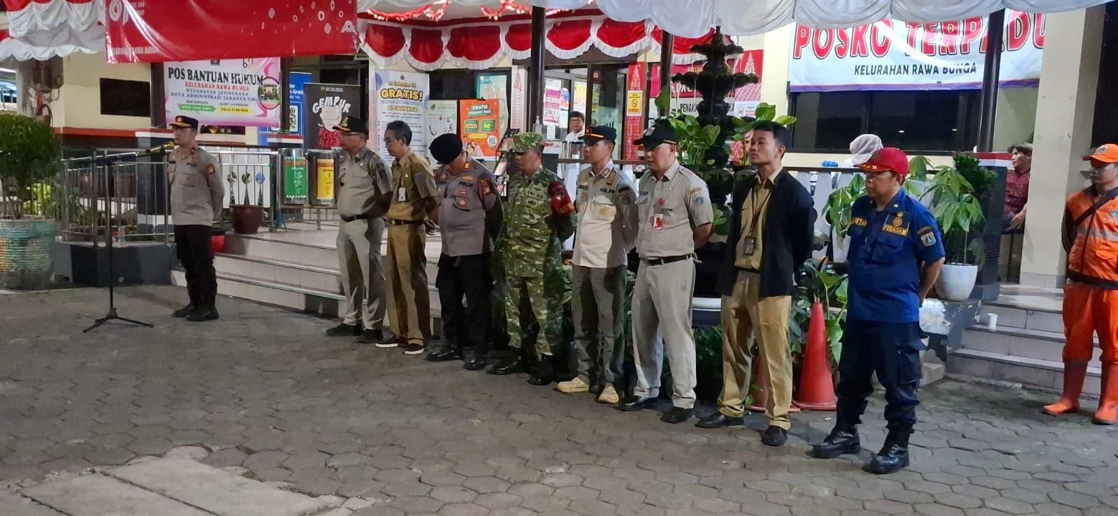 Patroli dan Siskamling Keliling Koramil 01/Jatinegara Bersama Komduk, Perkuat Keamanan Wilayah