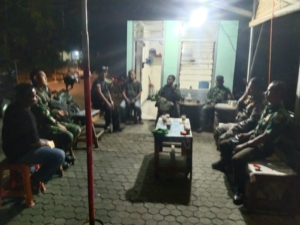 Patroli Malam TNI Imbau Masyarakat Jaga Keamanan
