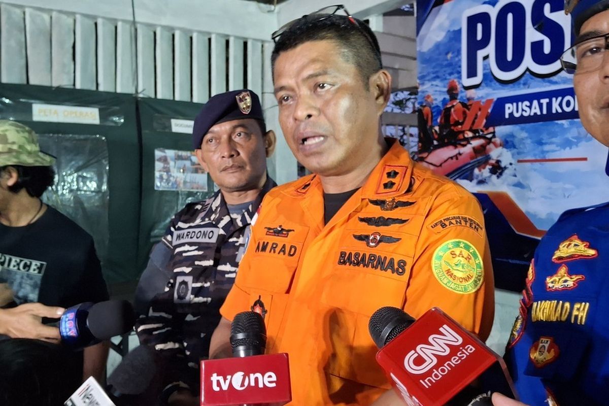 3 Kapal Perang TNI AL Dikerahkan Cari 5 Jurnalis dan 3 Kru Hilang di Gunung Anak Krakatau