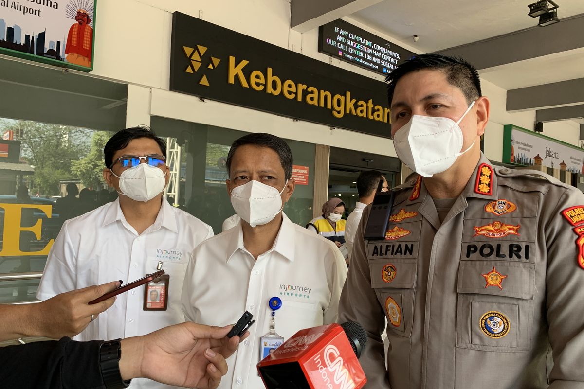 Bandara Halim Ditutup karena Abu Vulkanik Posko Keamanan dan Kesehatan Disiapkan untuk Penumpang - BERITA POLRI INDEPENDEN INVESTIGASI Bandara Halim Ditutup karena Abu Vulkanik, Posko Keamanan dan Kesehatan Disiapkan untuk Penumpang