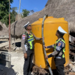 Bantu Warga Hadapi Krisis Air, Polres Sumba Barat Kerahkan Mobil Tangki