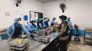 Pastikan MBG Aman dan Bergizi, Dokkes Polres Sawahlunto Lakukan Food Safety di SPPG