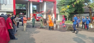 Sinergi TNI dan Damkar, Koramil 07/PDA Lakukan Kaderisasi Damkar - BERITA POLRI INDEPENDEN INVESTIGASI