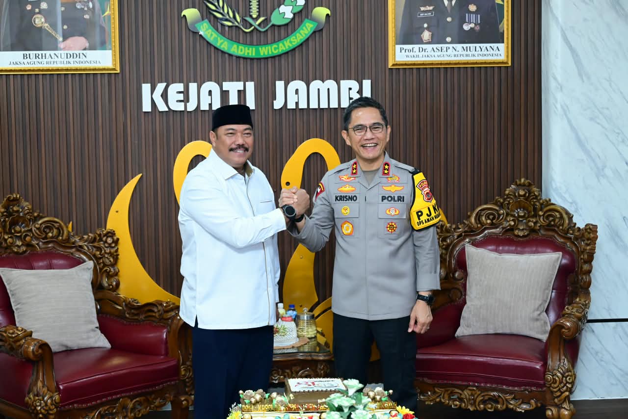 Kapolda Jambi Sambangi Kejati Sampaikan Ucapan Selamat Hari Lahir Kejaksaan RI - BERITA POLRI INDEPENDEN INVESTIGASI Kapolda Jambi Sambangi Kejati, Sampaikan Ucapan Selamat Hari Lahir Kejaksaan RI