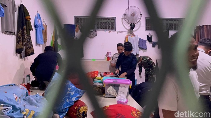 Petugas Gabungan Razia Lapas Jambi, 30 Warga Binaan Jalani Tes Urine