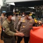 Polda Kalbar Salurkan Layanan Kesehatan dan Air Bersih bagi Warga Terdampak Karhutla di Kubu Raya