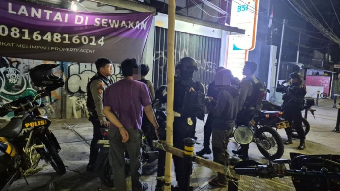 Polisi Bubarkan Tawuran di Cakung Jaktim, Satu Pria Diamankan