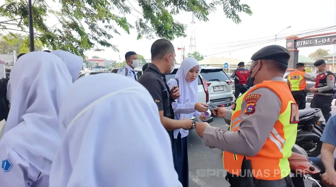 Polresta Padang Sigap Lindungi Warga dari Dampak Buruk Kabut Asap Karhutla