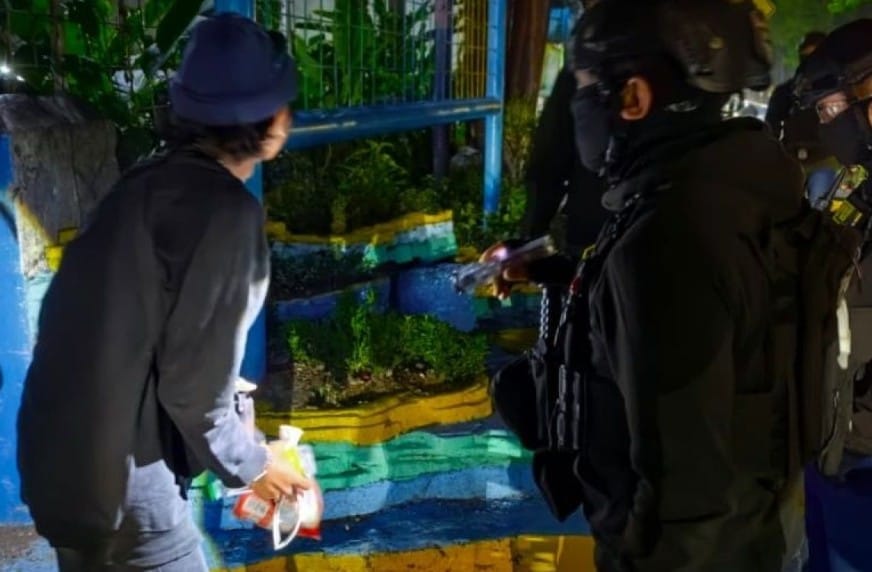 Polrestabes Bandung Amankan Dua Pria yang Diduga Terlibat Transaksi Narkoba di Antapani