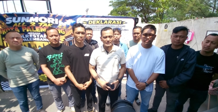 Polrestabes Palembang Rangkul Komunitas All 2 Tak Tekan Balap Liar dan Tawuran - BERITA POLRI INDEPENDEN INVESTIGASI Polrestabes Palembang Rangkul Komunitas All 2 Tak, Tekan Balap Liar dan Tawuran