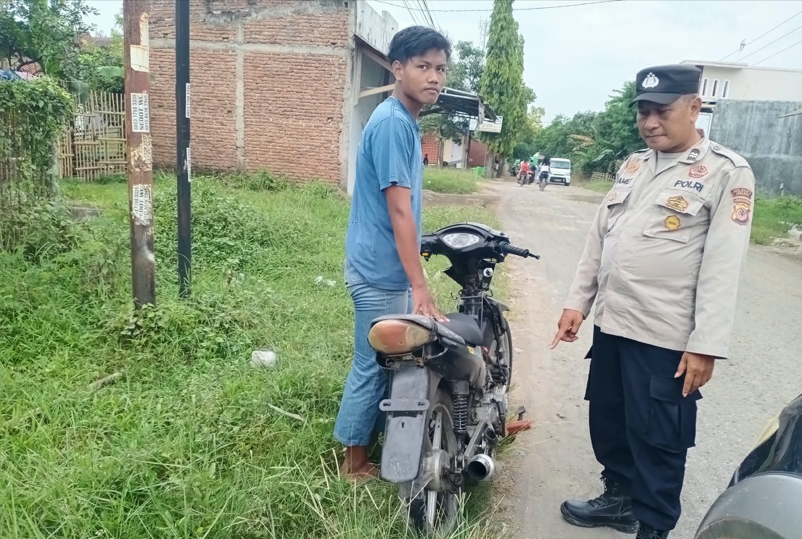 Polsek Karangsembung Tertibkan Knalpot Tidak Sesuai Spesifikasi di Jalan Raya Karangmekar