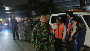 Cegah Kejahatan Malam, TNI Dan Komduk Intensifkan Patroli/Siskamling