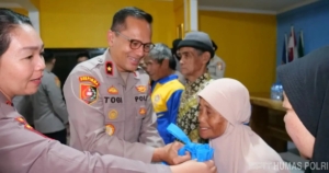 Siswa SESPIMMA Polri Angkatan ke-76 Berbagi 150 Paket Sembako untuk Warga Desa Langensari Bandung Barat