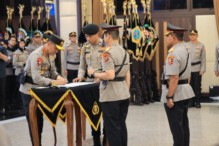 Polri Gelar Sertijab Sejumlah PJU Mabes dan Kapolda