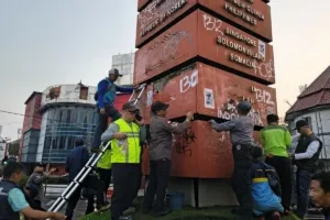 Farhan Prihatin Polisi Terluka Saat Amankan Demo di Bandung, Warga Diimbau Waspada 48 Jam
