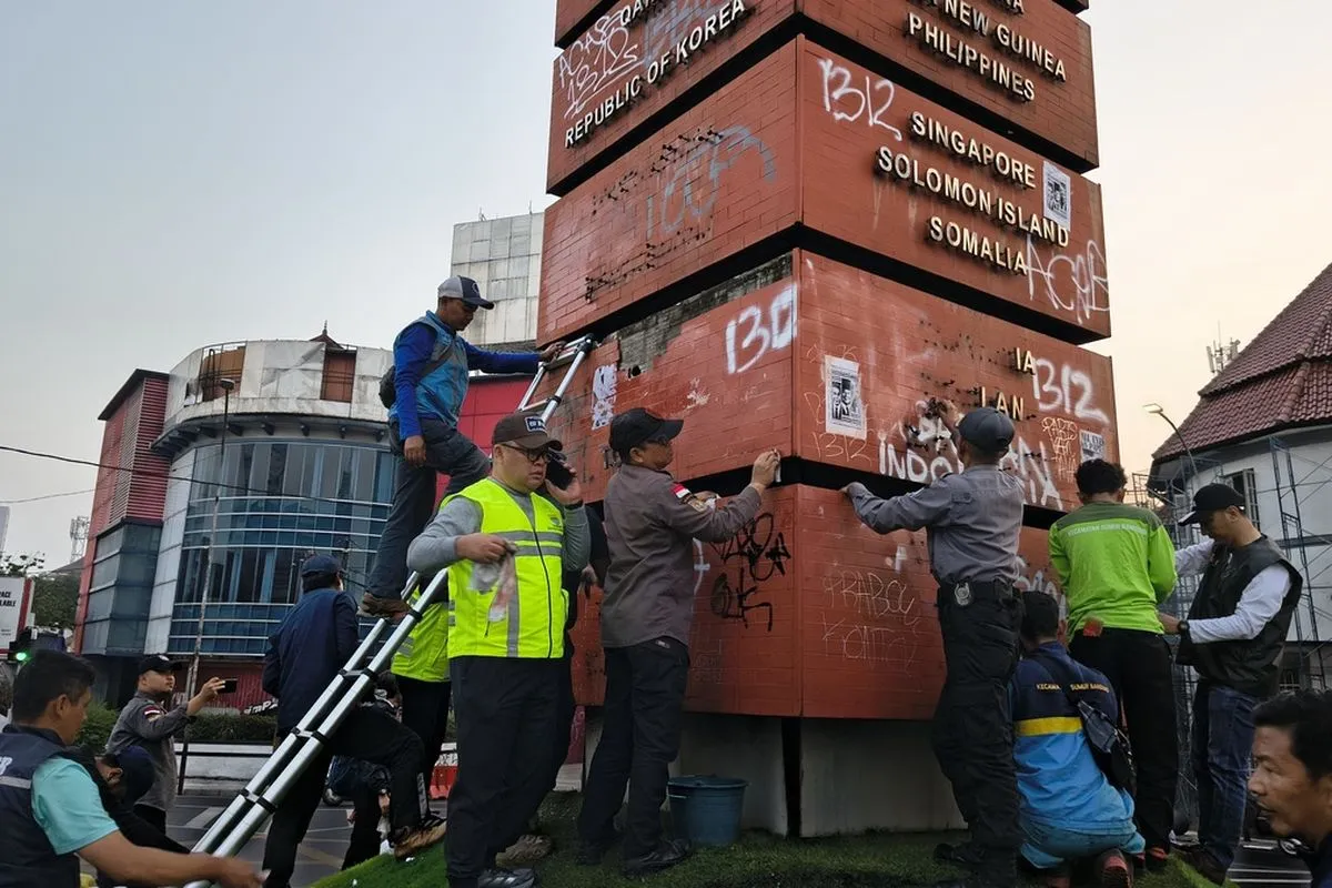 Farhan Prihatin Polisi Terluka Saat Amankan Demo di Bandung, Warga Diimbau Waspada 48 Jam