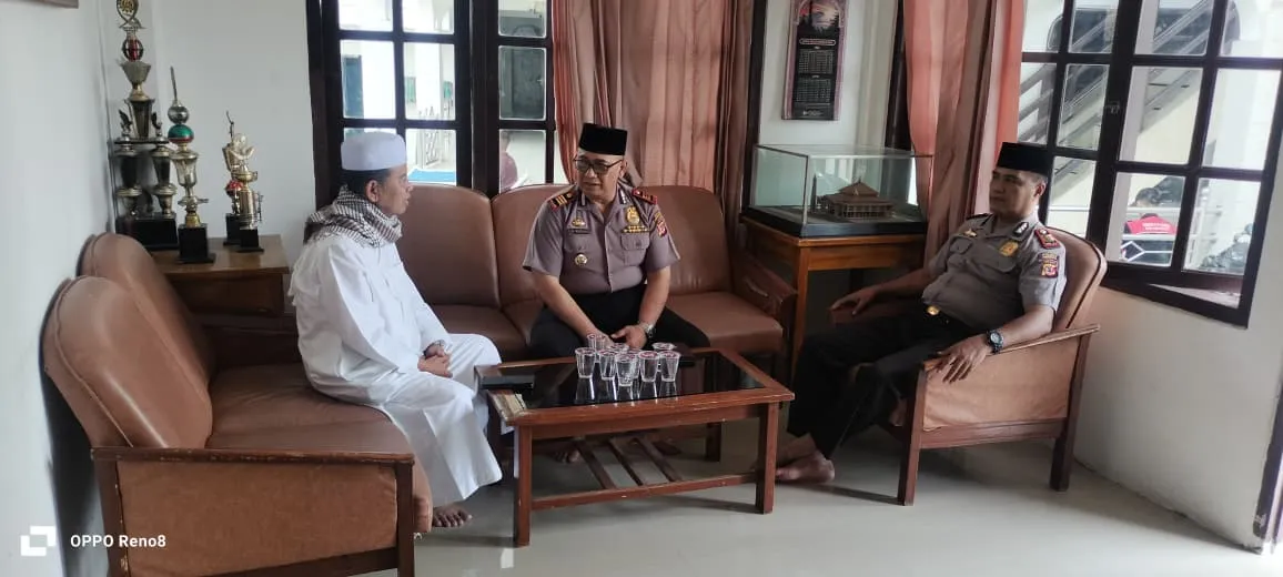 Pererat Sinergi Ulama dan Umaro, Kapolsek Plered AKP Ali Murtadho Silaturahmi dengan Tokoh Agama di Purwakarta