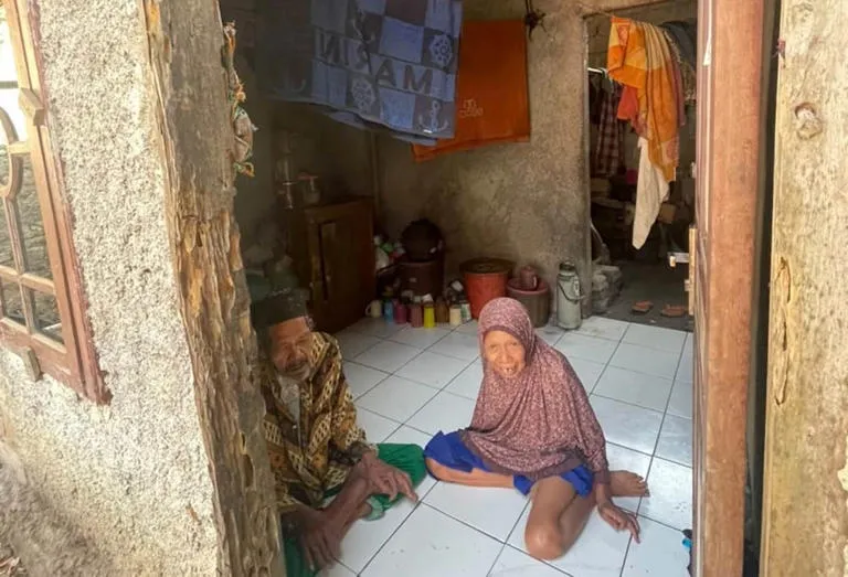 Baru Menjabat sebagai Kapolri, Suyudi Ario Seto Siapkan Bedah Rumah Pasangan Lansia di Bogor