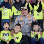 Mbah Con Bikin Suasana Mapolresta Surakarta Ceria, Begini Cara Kapolresta Dekatkan Anak dengan Polisi