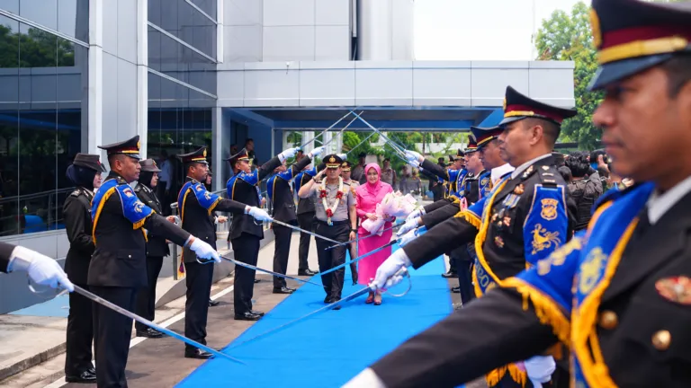 Polres Bogor Gelar Parade Penyambutan Kapolres Baru AKBP Arfan Zulkan Sipayung
