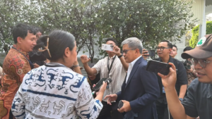 Dikabarkan Jadi Wantimpres, Rocky Gerung Tiba di Istana