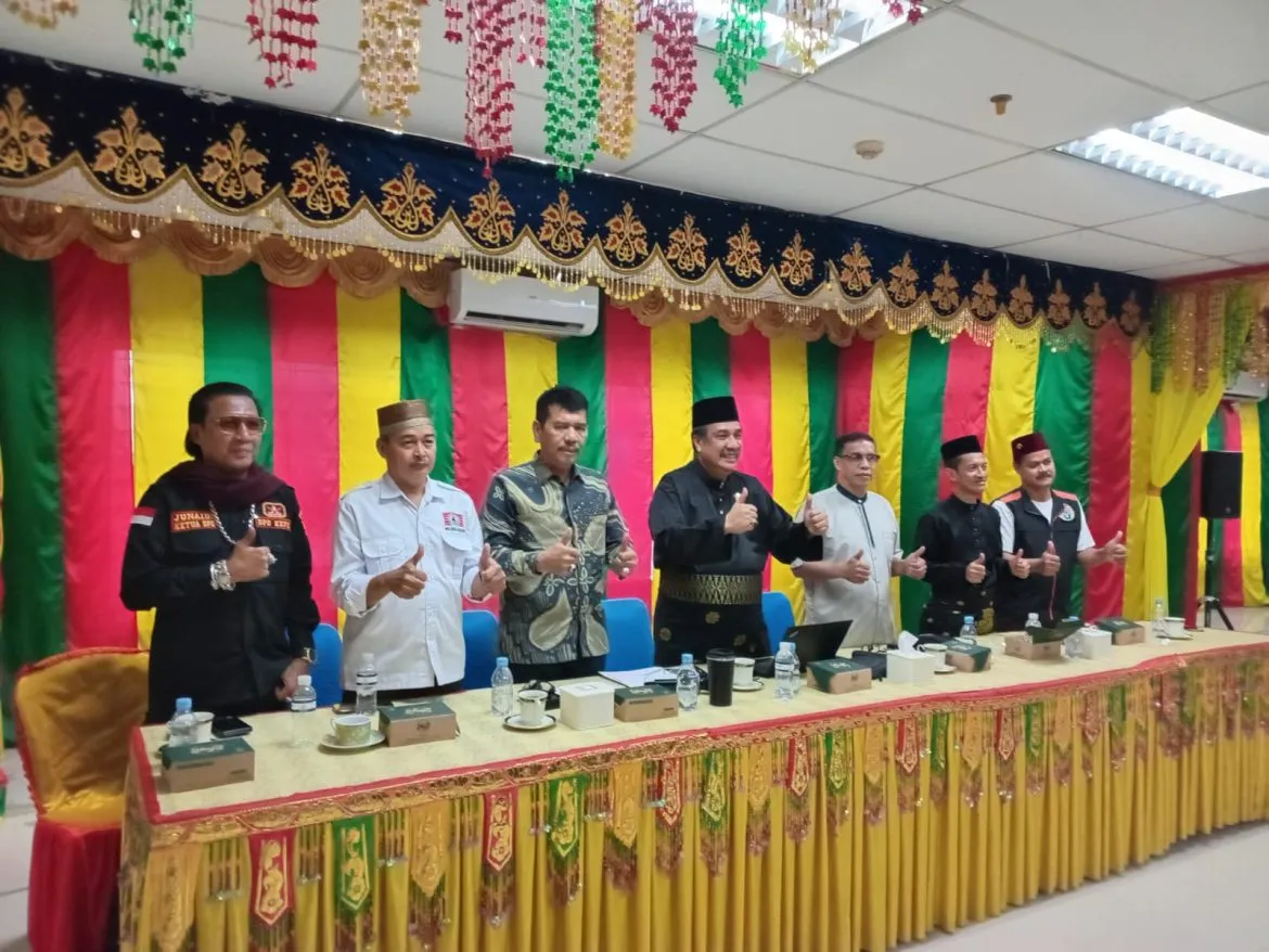 Forum Komunikasi Lembaga Adat Melayu dan Paguyuban Kedaerahan Kota Batam Periode 20262031 Resmi Dibentuk H Raja Muhammad Amin Terpilih sebagai Ketua Umum - BERITA POLRI INDEPENDEN INVESTIGASI Forum Komunikasi Lembaga Adat Melayu dan Paguyuban Kedaerahan Batam Periode 2026–2031 Resmi Terbentuk, H. Raja Muhammad Amin Jadi Ketua Umum