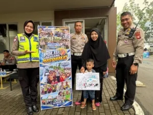 Ditlantas Polda Kalbar Edukasi Anak tentang Keselamatan Berlalu Lintas melalui Kegiatan Mewarnai