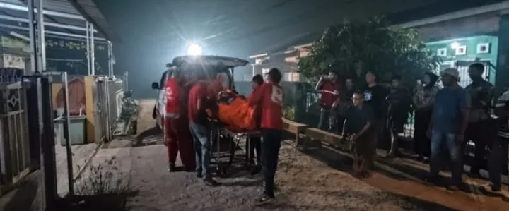 Polsek Rambutan Evakuasi Perempuan Lansia yang Ditemukan Meninggal Dunia di Alzafa Residence Banyuasin