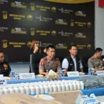 Polda Metro Jaya Bongkar Pabrik Obat Keras Ilegal di Sukoharjo, 16 Orang Diamankan