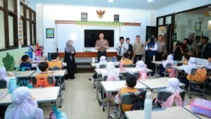 Kapolda Metro Hadiri Kegiatan di SD-SMP Muhammadiyah, Perkuat Komitmen Polisi Peduli Pendidikan