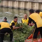 Kapolres Metro Bekasi Kota Turun Langsung Dukung Normalisasi Kali Baru, Perkuat Gerakan Green Policing