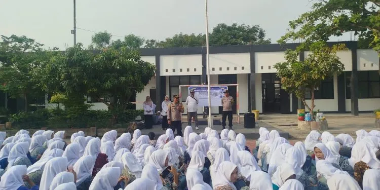 Kapolsek Kedungwaringin Sambangi SMAN 1 Kedungwaringin, Perkuat Kedisiplinan dan Berikan Motivasi kepada Pelajar