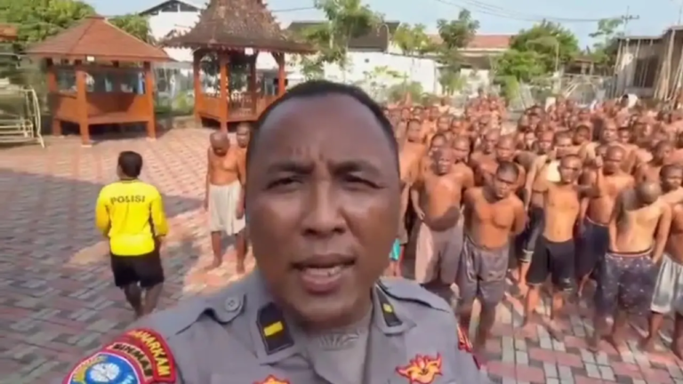 Kisah Polisi yang Merawat ODGJ, Hentikan Monetisasi YouTube Setelah Didatangi Petugas