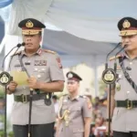 Komjen Herry Heryawan Serahkan Tongkat Komando Polda Riau kepada Irjen Arman Achdiat