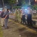 Koramil 03/Ps.Rebo-Ciracas Perkuat Kamtibmas Lewat Patroli Siskamling Bersama Komduk.