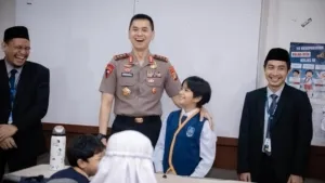 Lewat Program Polisi Peduli Pendidikan, Kapolda Metro Dorong Literasi AI Sejak Dini