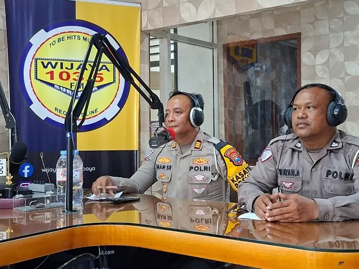 Operasi Patuh Semeru 2026, Satlantas Tanjung Perak Edukasi Keselamatan Lewat Radio