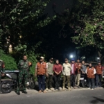 Cegah Tawuran dan Kenakalan Remaja, Koramil 07/Cipayung Bersama Komduk Gelar Patroli/Siskamling