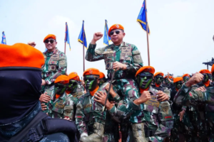 Panglima TNI dan Kapolri Jadi Warga Kehormatan Korpasgat, Terima Tiga Brevet sebagai Bentuk Penghargaan