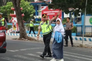 Peduli Keselamatan Pelajar, Wakapolda Bengkulu Prianto Teguh Nugroho Turun Langsung Atur Lalu Lintas