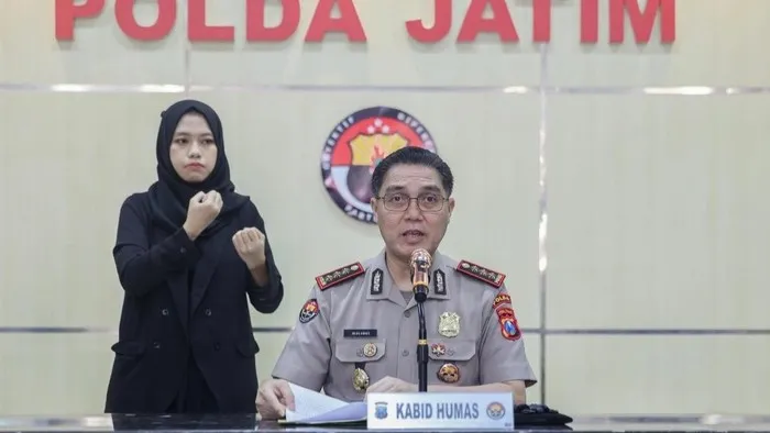 Polda Jatim Ajak Generasi Muda Jaga Persatuan dan Bijak Bermedsos - BERITA POLRI INDEPENDEN INVESTIGASI Polda Jatim Ajak Generasi Muda Jaga Persatuan dan Bijak Bermedsos