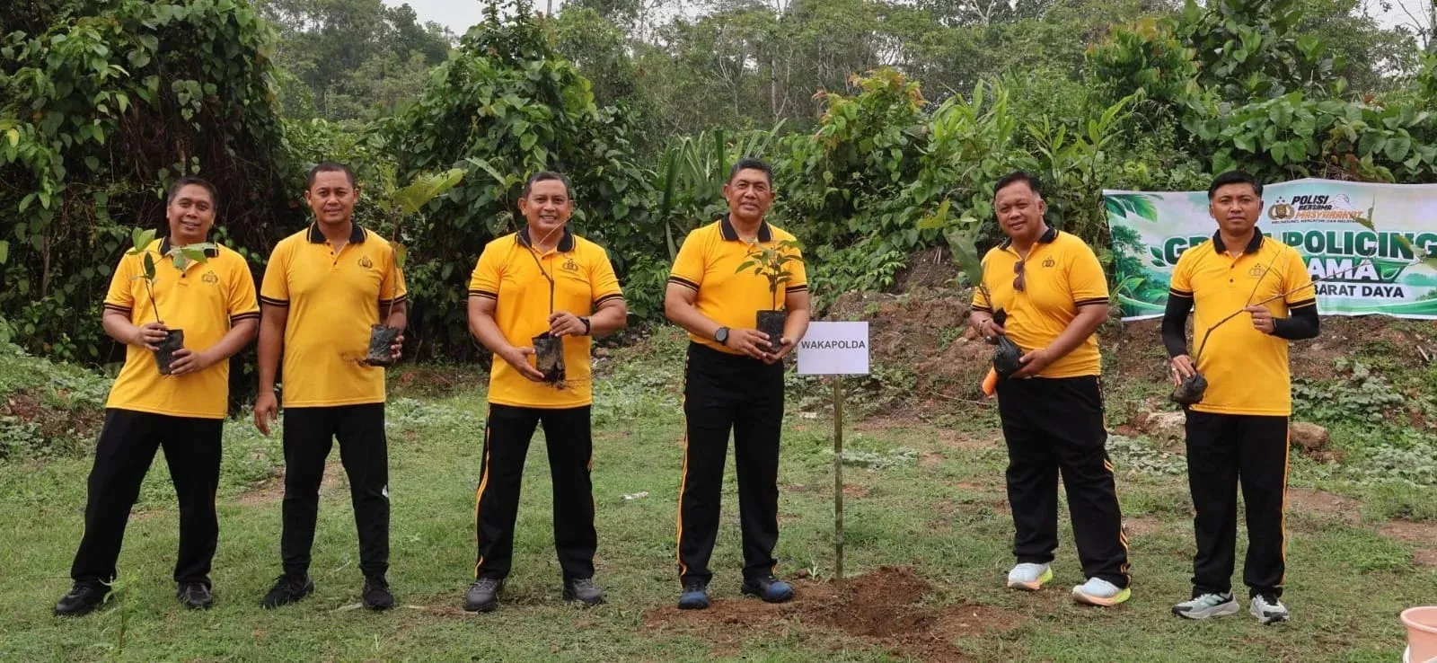 Polda Papua Barat Daya Gelar Green Policing, Wakapolda Ajak Personel Perkuat Kepedulian terhadap Lingkungan