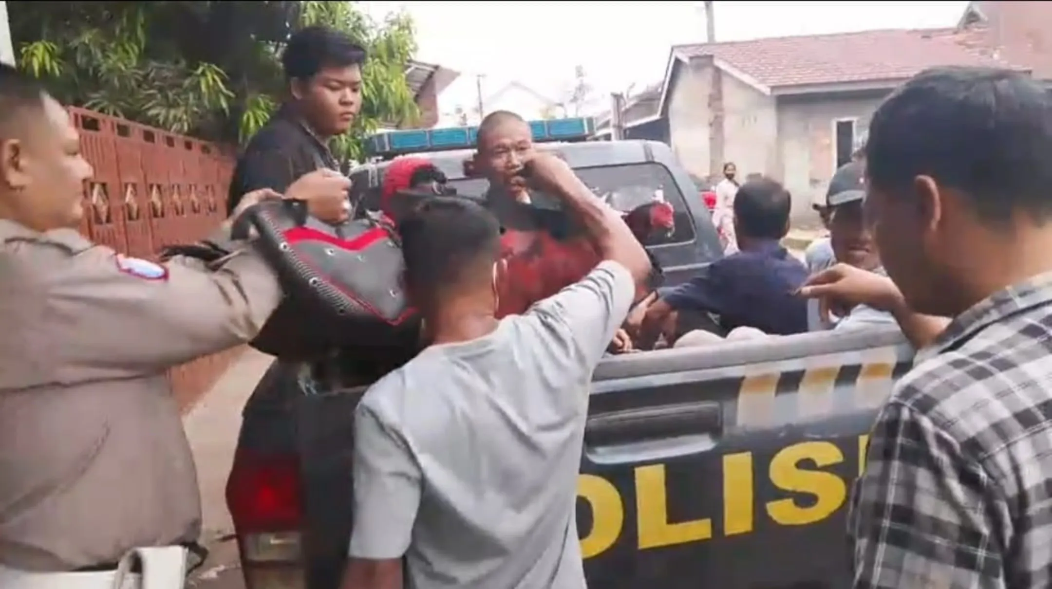 Polisi Gerebek Dugaan Arena Judi Sabung Ayam di Gandus Palembang, Tujuh Orang Diamankan untuk Diperiksa