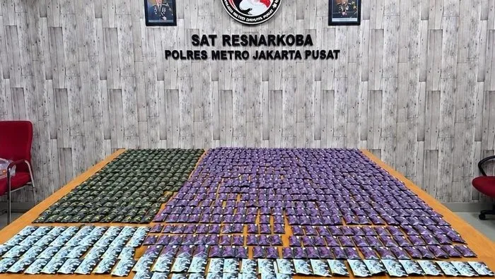 Polisi Tangkap Dua Terduga Pengedar Vape Berisi Etomidate, 858 Cartridge Disita