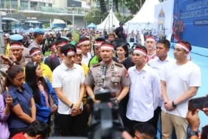 Polda Metro Jaya Gelar Deklarasi Sumpah Pemuda Bersama 100 Mahasiswa di Bundaran HI, Perkuat Persatuan Bangsa